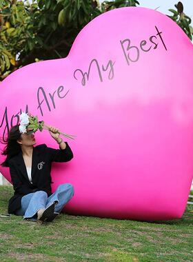 玻璃钢卡通雕塑可爱爱心拍照吉祥物模型制作大型户外商场落地摆件