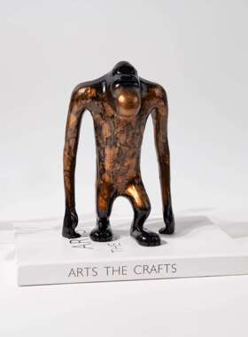 现代意k式样长臂猩猩创意摆件板厅房客茶几桌面艺术饰电视柜装品