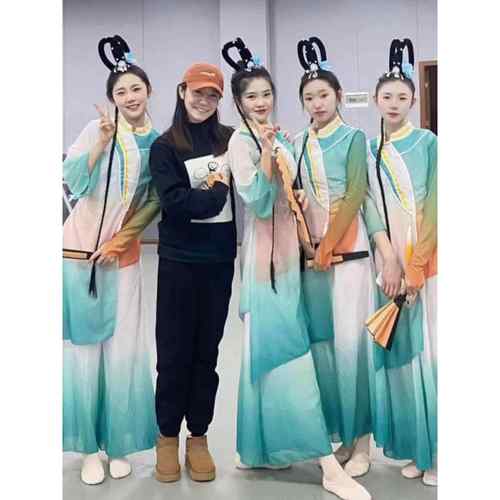 新款醉春舞蹈儿童童演出服女古典舞服表演飘逸中国风女扇子风广场 - 图2