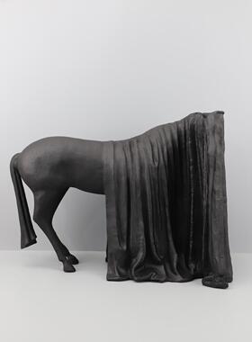 简约现代抽象物雕塑居马摆件售楼处样板房客玄厅关家0505艺术品装