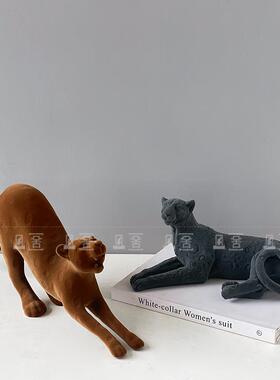 轻奢创棕意复古植绒豹子QYJ公仔摆件样板间别墅玄关色入软户桌面