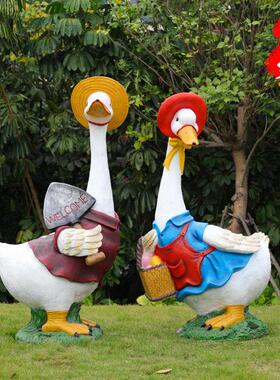 卡通鸭子雕塑幼儿园酒店民宿公园景观装饰小品仿真多肉草帽鸭摆件