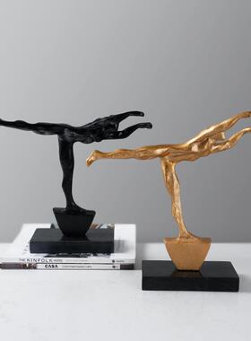 简约后现代冷铸铁艺术人体雕塑品铁艺金属人物摆件客厅样板间摆设