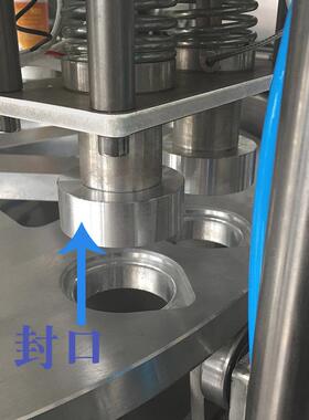厂家直供圆盘一出二不锈钢酸奶液体全自动灌装封口机带喷码功能