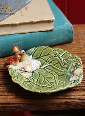 欧式陶瓷家居饰品绿色荷叶小鸟陶瓷釉面装饰盘子瓜子碟果盘摆件
