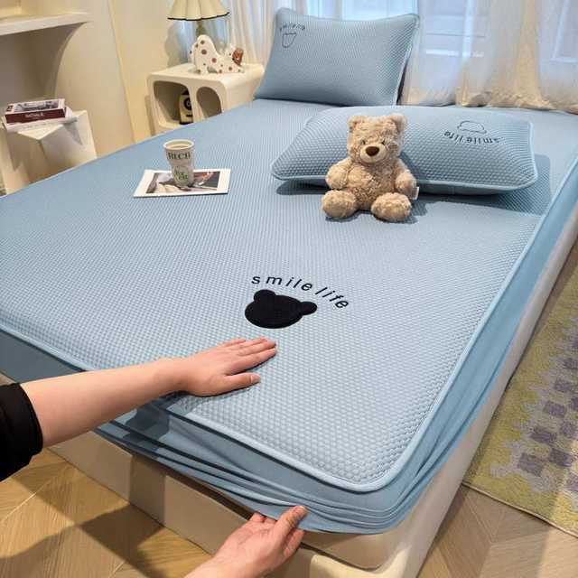 Class A mother and baby grade iced beans cool mat three-piece set for summer machine washing ice silk mat sheet summer air conditioning soft mat