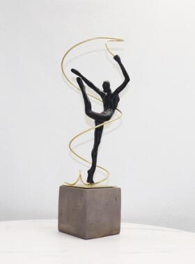 体操运动员摆件工艺舞动青春舞饰动青春家业居客厅办公室桌面装毕