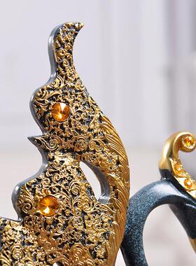 欧式经典情侣天鹅树脂摆件装饰品家居客厅酒柜软装隔断办公室摆饰