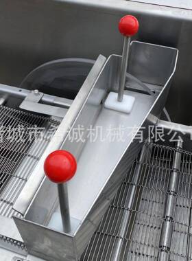 腰果仁巧克力涂层机 蛋糕裹巧克力设备 全自动不锈钢麻薯泡芙淋浆