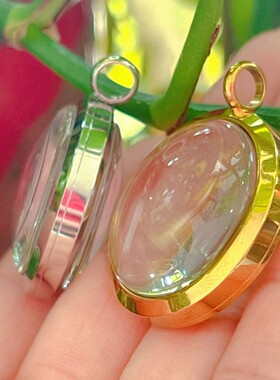 2026钛钢圆形薄款凸面唐卡嘎乌盒透明双面朱砂吊坠项链高级百搭毛