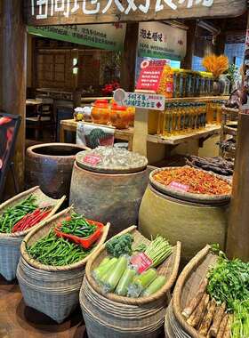 农家乐蔬菜摆放竹编筐超市果蔬陈列篮土特产展示餐厅食材加竹篓