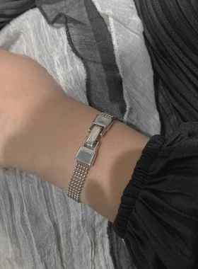 高档yusha级质感款*冷T淡风高S925纯银锤面手镯好搭配简约表带手