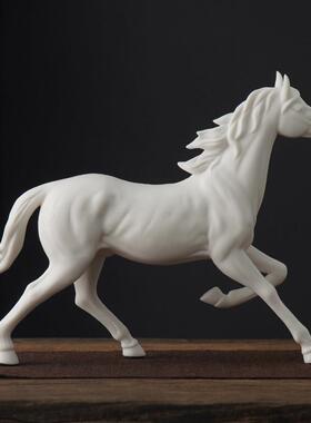 陶瓷十二生肖白瓷马饰品立功办公室家居企业工艺品礼品饰品