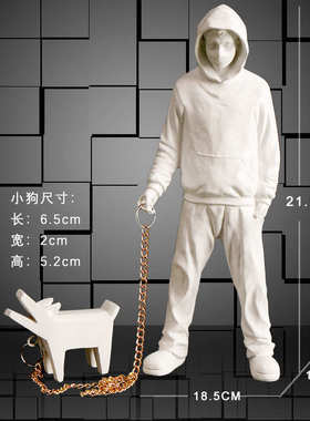 人物遛狗家居人摆件克西摆件摆件班车载现代饰品办公抽象款
