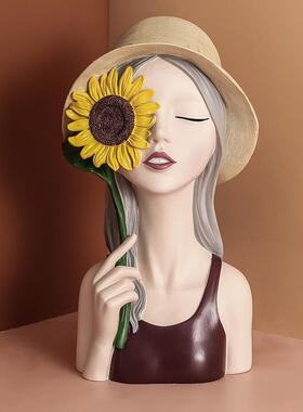 创意捧花女孩摆件家居现轻奢简约高客档代厅玄电视柜酒柜关装IYI