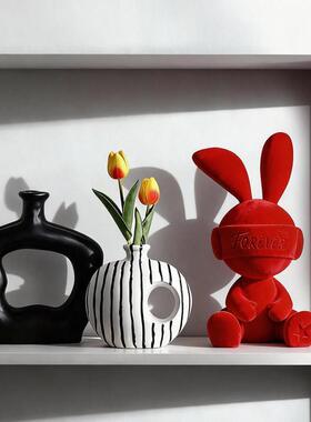 兔子坐姿摆件创意公仔客厅桌面入户玄关电视柜轻奢高档装饰品礼物