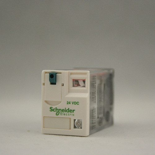 施耐德插拔式中间继电器 小型RXM2AB2BD DC24V 8脚二开二闭 - 图2