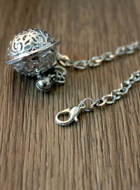 时尚风银色镂空铃铛生日礼物手链