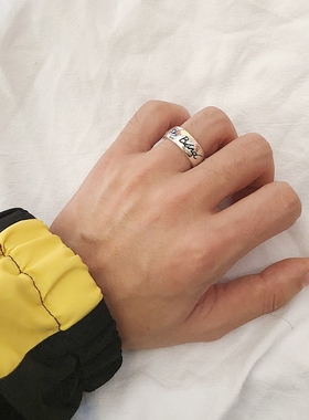 无畏的爱眼心花鸟字母宽戒指