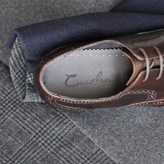 手工真皮男士尖头商务正装皮鞋透气固特异布洛克款式雕花休闲男鞋