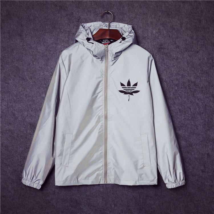 2011新款风衣_男生 风衣 全身(2)