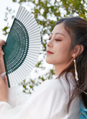 雅扇堂古风丝绸旗袍扇子女中国风雕花翠竹扇绿色小巧空白折扇