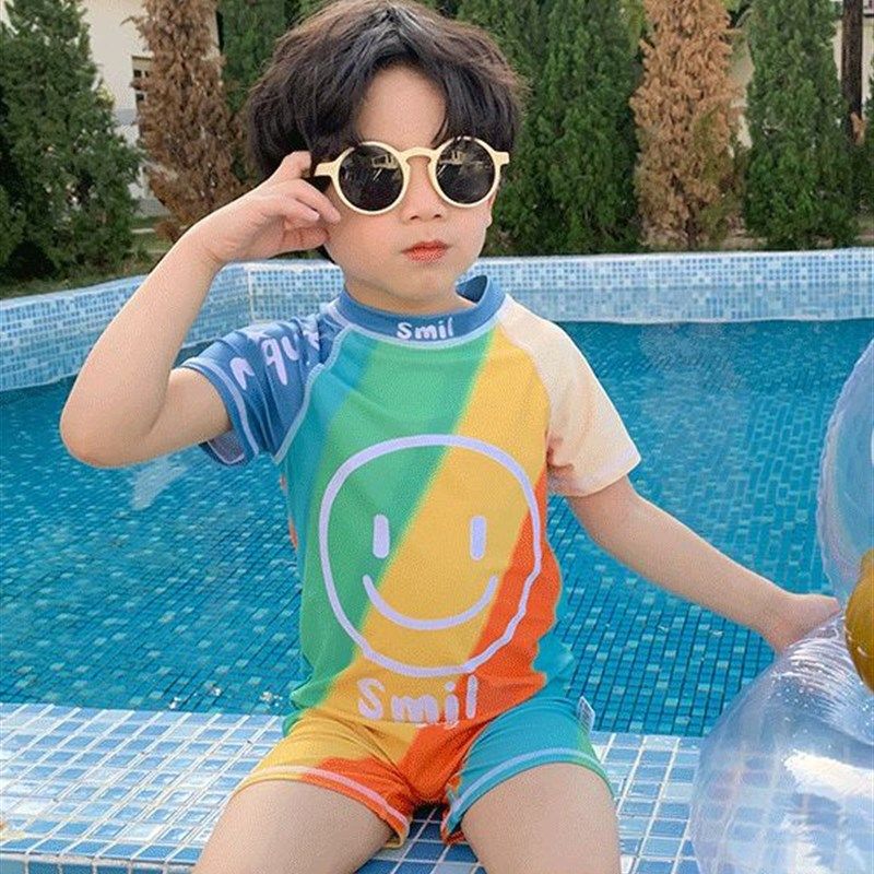 新款2023儿童连身泳衣可爱男童宝宝宽松气质洋派速乾泳衣小清新游,淘宝优惠券,粉丝福利购,淘宝优惠卷