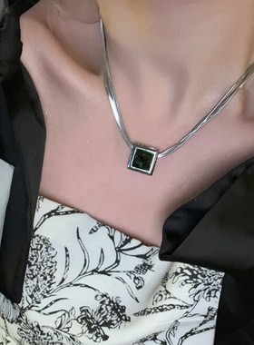 夏日多巴胺彩色锆石吊坠多层叠戴项链个性小众设计短款颈链锁骨链