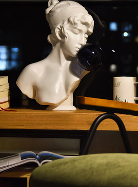 轻奢吹气球女孩雕塑摆件玄关电视柜客厅样板间高级装饰品创意壁龛