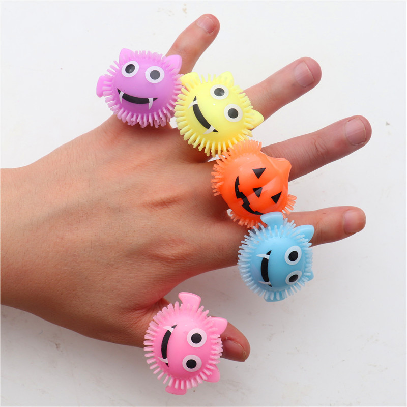 推荐Halloween Glow Ring Ball Party Party Kids Toy Finger Lam - 图0