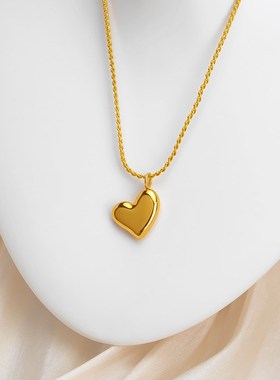法式简约百搭爱心18k金项链女歪歪爱心吊坠钛钢不掉色.小众设计感