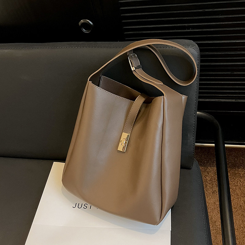 高级感洋派大容量包包2023新款女包秋冬时尚爆款斜挎包单肩水桶包,淘宝优惠券,粉丝福利购,淘宝优惠卷