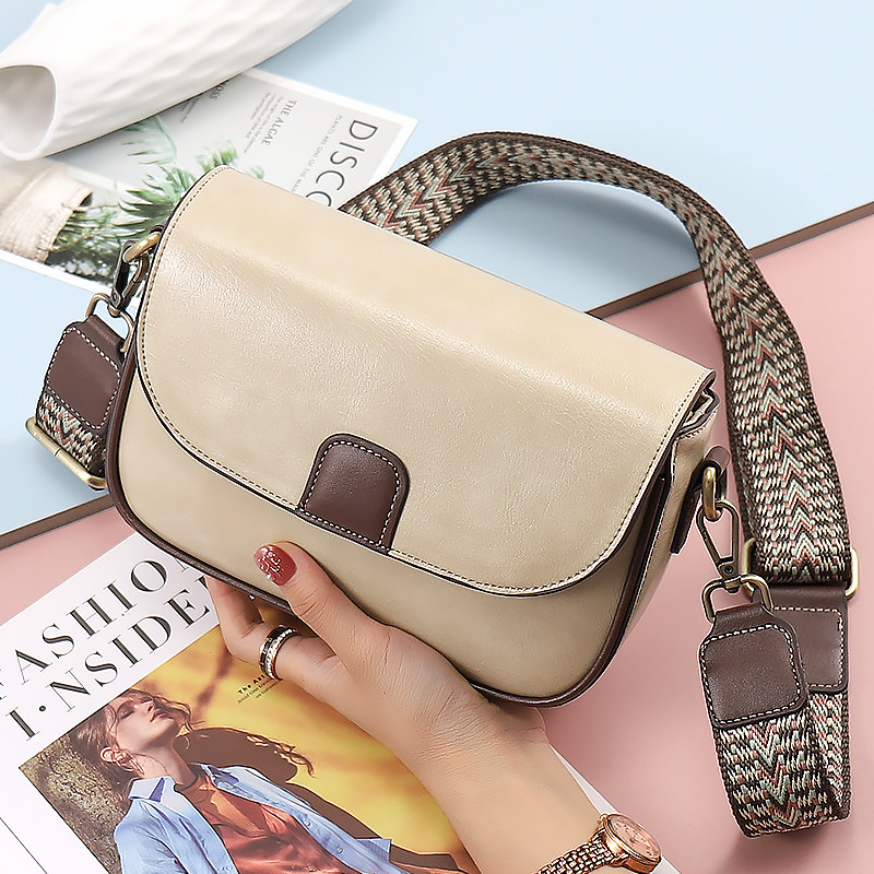 包包女2024新款秋季宽肩带大容量斜挎包休闲百搭单肩包通勤小方包,淘宝优惠券,粉丝福利购,淘宝优惠卷