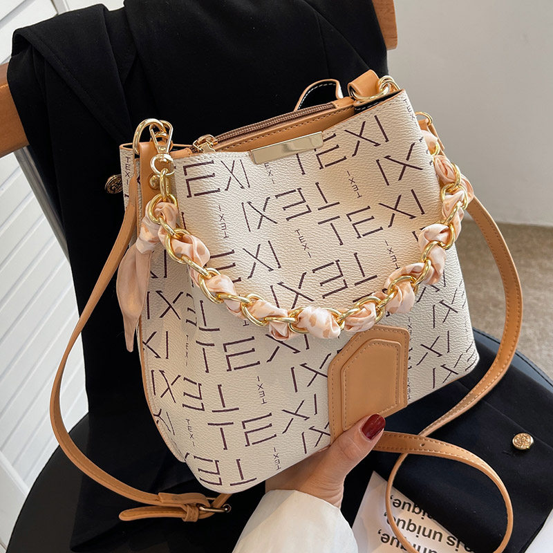 高级感洋气小包包女2022新款韩版百搭质感水桶包网红时尚斜挎包潮,淘宝优惠券,粉丝福利购,淘宝优惠卷