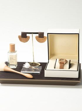 衣帽间摆件全屋定制展厅衣柜装饰品组合样板间轻奢软装毛毡道衣服