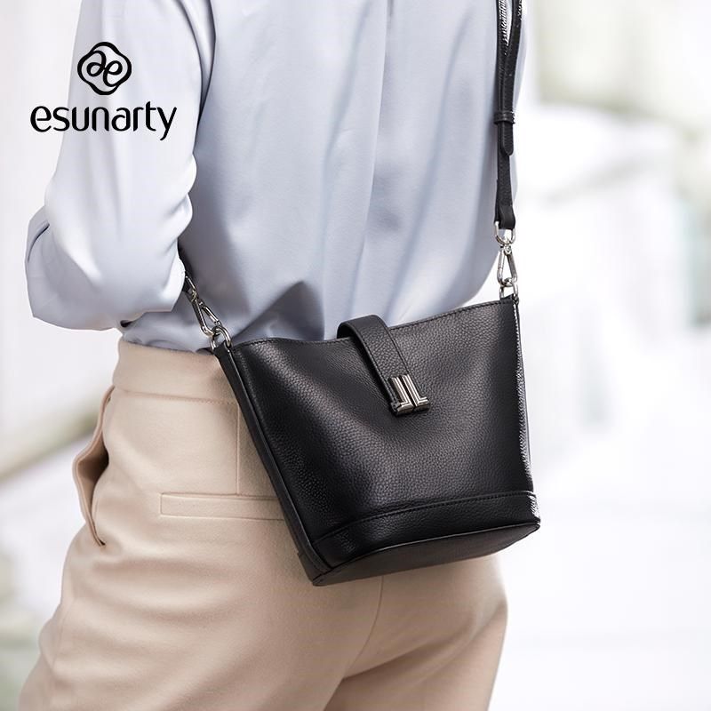 包包女2025新款时尚百搭单肩包女高级感软皮手提包女士斜挎水桶包,淘宝优惠券,粉丝福利购,淘宝优惠卷