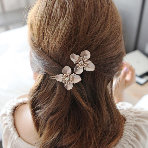 Buy Wavy Hair Clip Bangs Chuck Top Hair Clip Hairpin Headdress