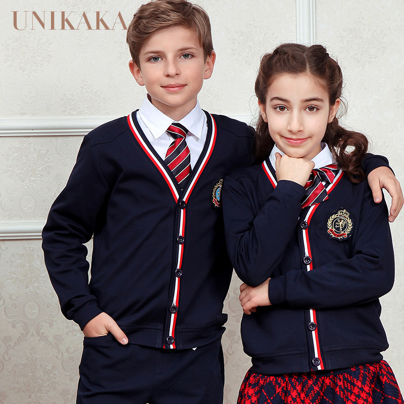Школьная форма в германии. Американская школьная форма. Школьная форма будущего подростки. Школьная форма в сша. He wear a uniform at school.