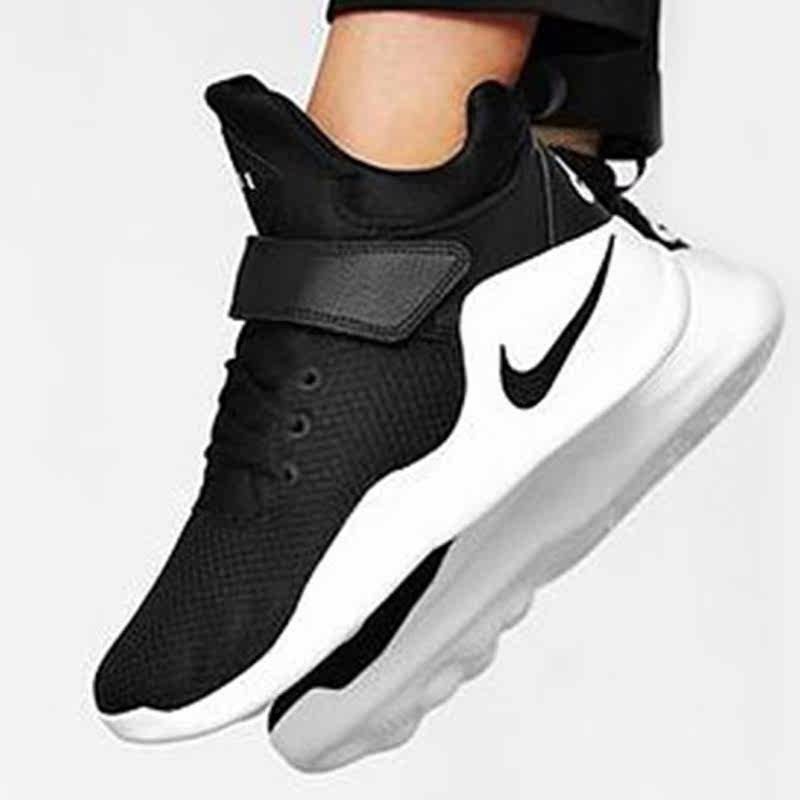 nike kwazi sports shoes