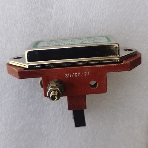 发电机有刷带调12V24V天拖洛拖东方红联合收割机发电机专用调节器 - 图2