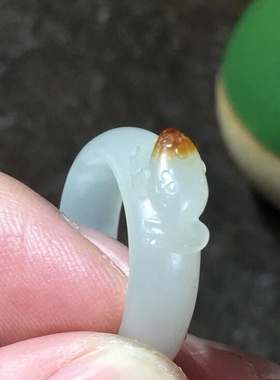 新疆白玉呱呱来财戒指