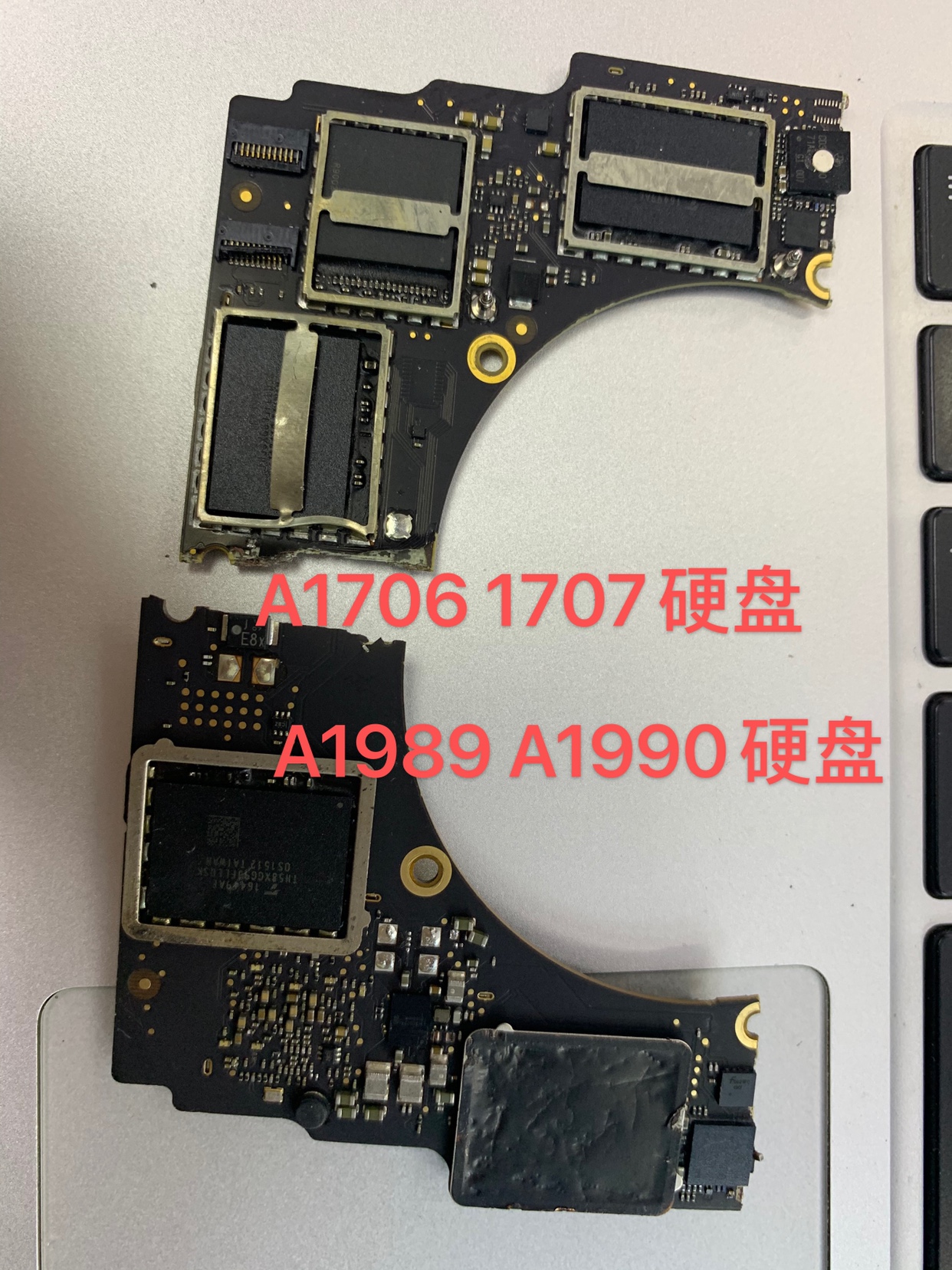 苹果笔记本维修更换硬盘A1707 A1706 1T 512 2T升级硬盘主控坏 - 图1