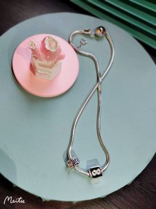 FolliFollie全新正品混搭风银色吊坠项鍊送女友nn01