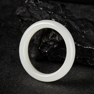 【孤品】七彩云南新疆于田料高级感手镯精品玉镯53