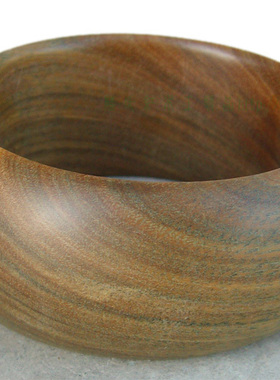 香香的绿檀木特色手镯复古原木