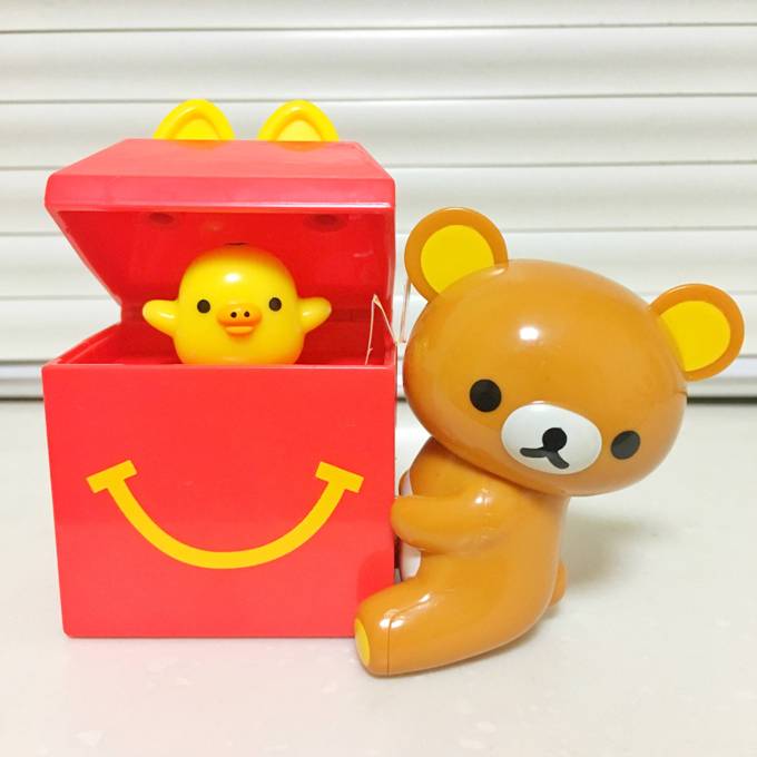 现货橱窗桌面摆件装饰2018麦当劳轻松熊玩具公仔手办松弛熊包邮 - 图1