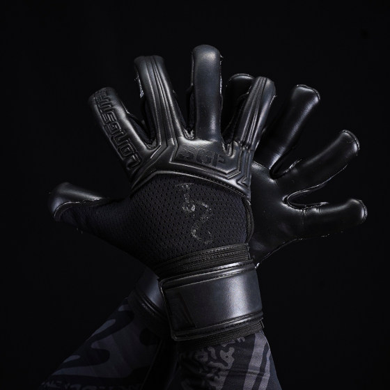 Blaze Football Longstar Black Goalkeeper Gloves