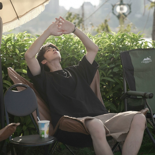 Летняя однотонная приятная телу футболка с коротким рукавом