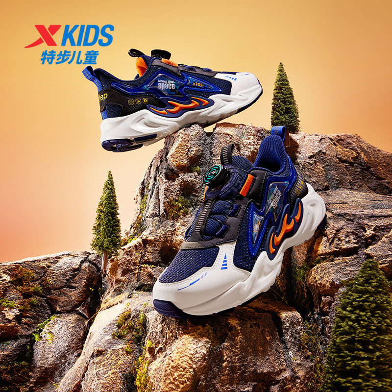  特步童装运动鞋