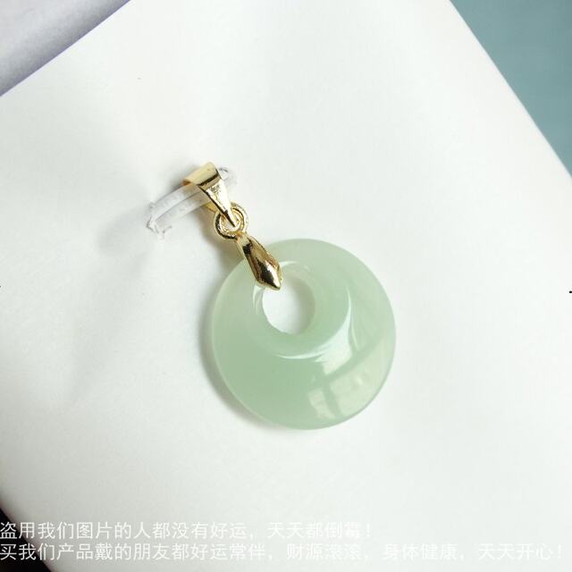 New elegant gold necklace pendant to attract wealth and transport, versatile 18K gold princess water drop jade pendant, imperial concubine jade pendant